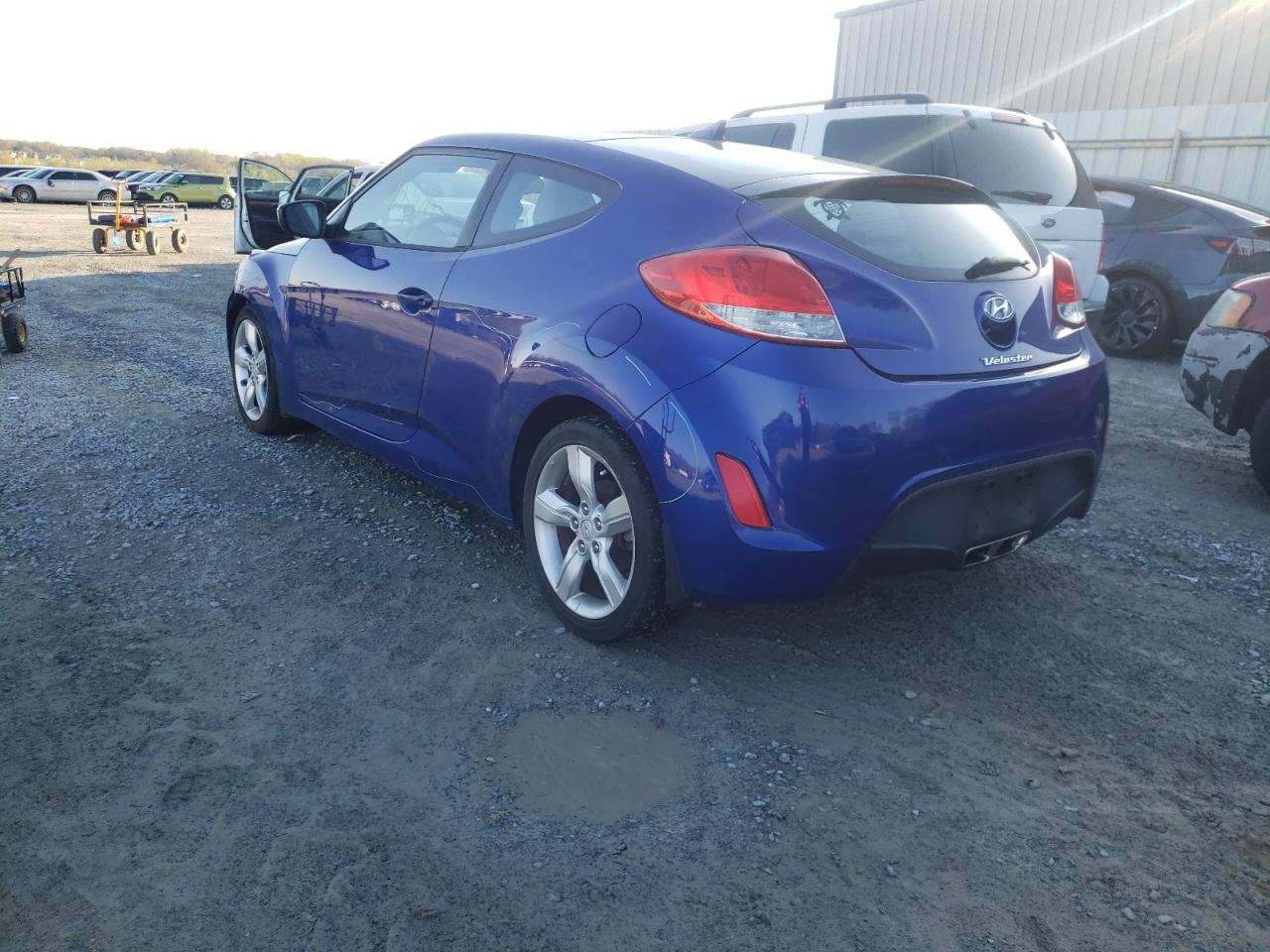 Photo 3 from auction – 2012 HYUNDAI VELOSTER with VIN KMHTC6AD4CU055553