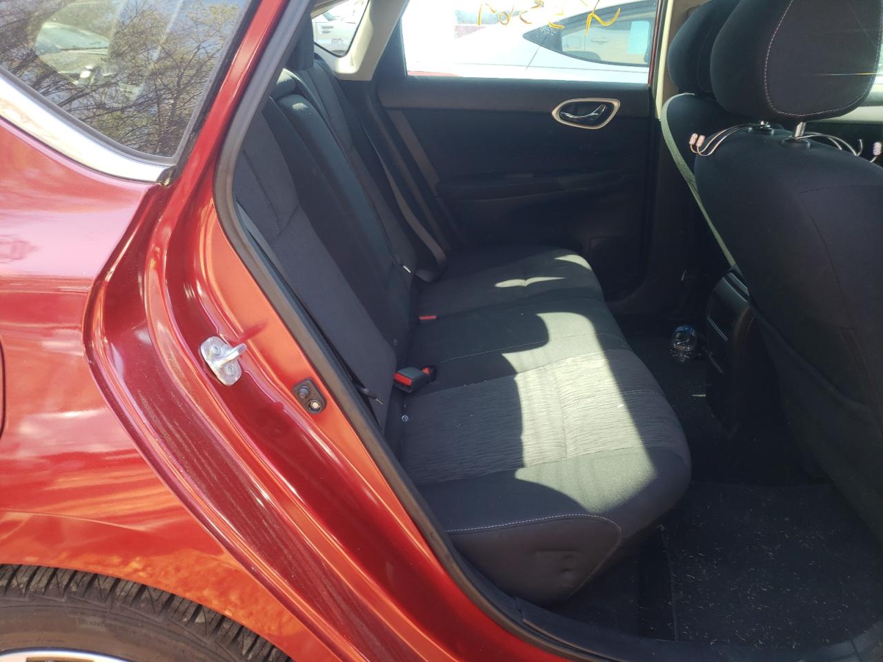Photo 6 from auction – 2015 NISSAN SENTRA S with VIN 3N1AB7AP9FL674147