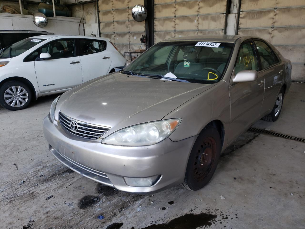 Photo 2 from auction – 2005 TOYOTA CAMRY LE with VIN 4T1BE32K05U061256