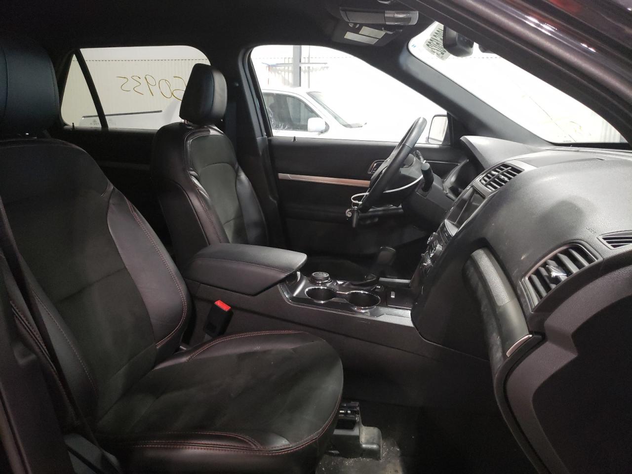 Photo 5 from auction – 2019 FORD EXPLORER X with VIN 1FM5K8D89KGA88857