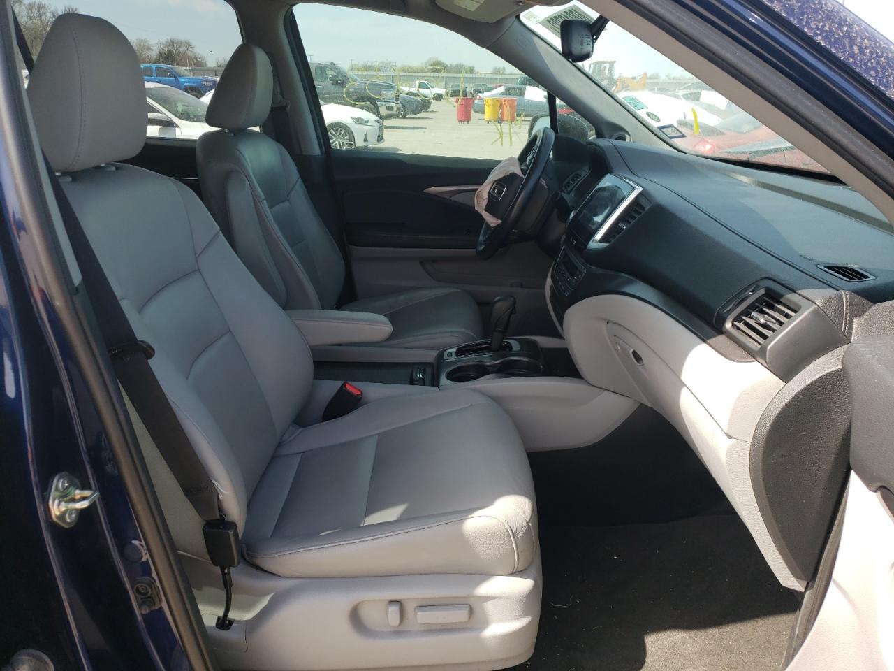 Photo 5 from auction – 2016 HONDA PILOT EXL with VIN 5FNYF5H89GB026570