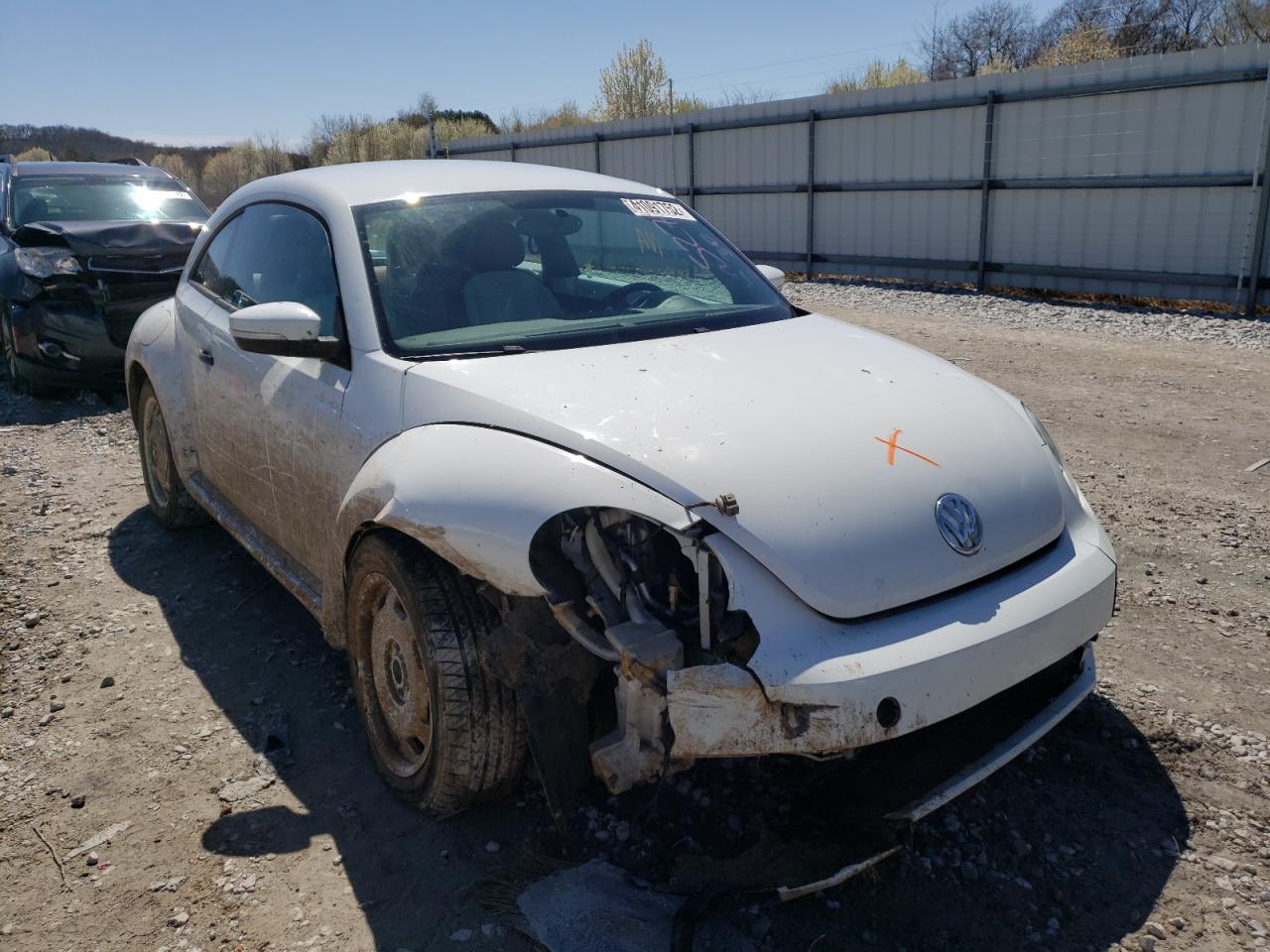VOLKSWAGEN BEETLE 1.8 2015 with VIN 3VWF17AT8FM652778 - Photo from auction