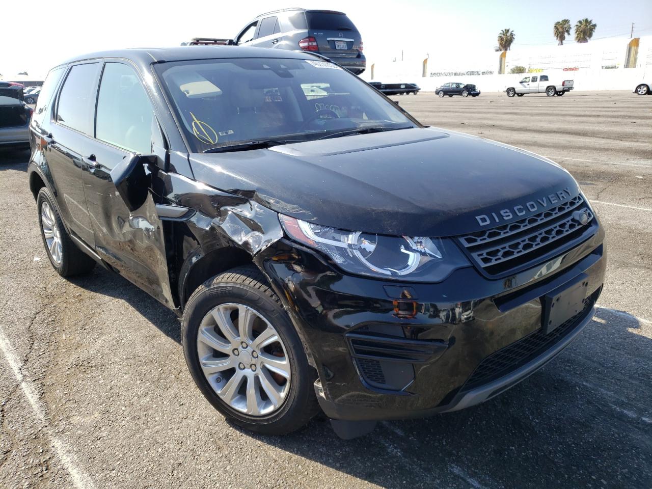 LAND ROVER DISCOVERY 2018 with VIN SALCP2RX1JH755142 - Photo from auction