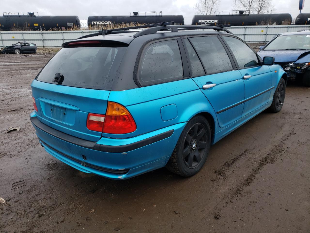 Photo 4 from auction – 2003 BMW 325 XIT with VIN WBAEP33483PF02073