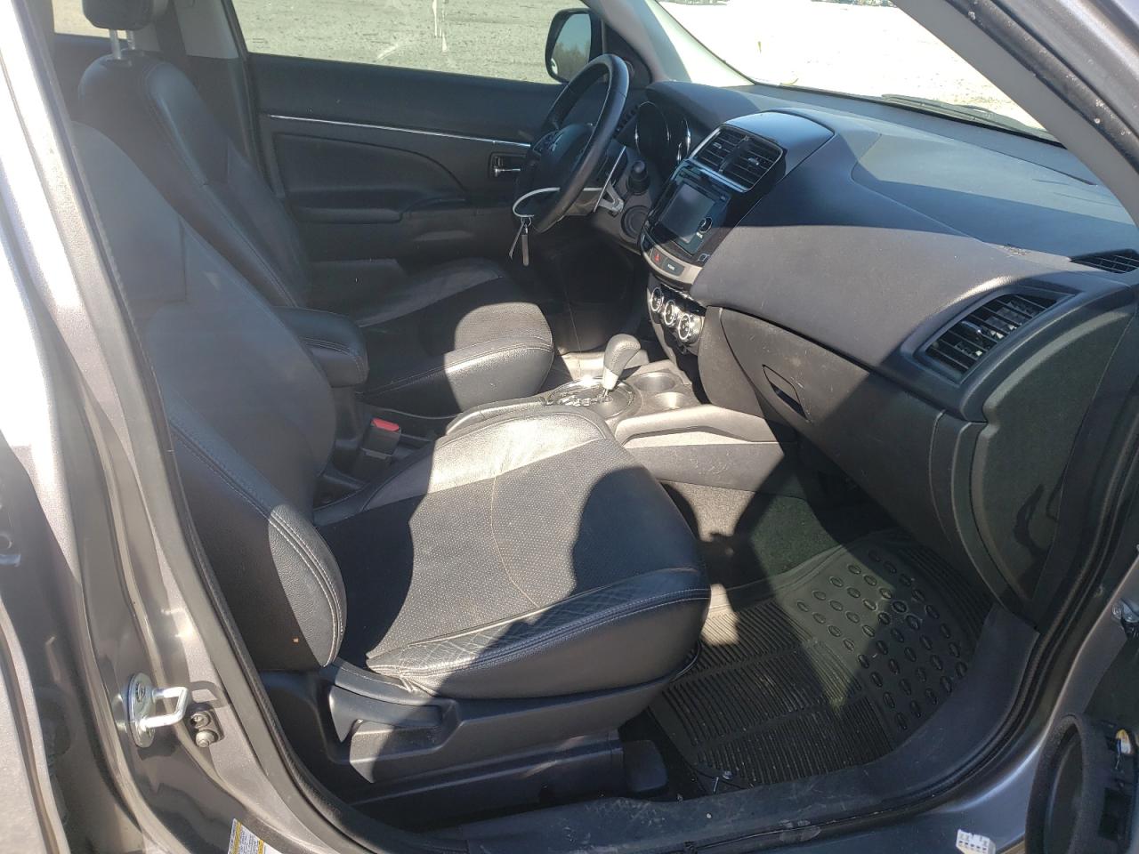 Фото 5 с аукциона – 2015 MITSUBISHI OUTLANDER с VIN 4A4AP4AU6FE017544