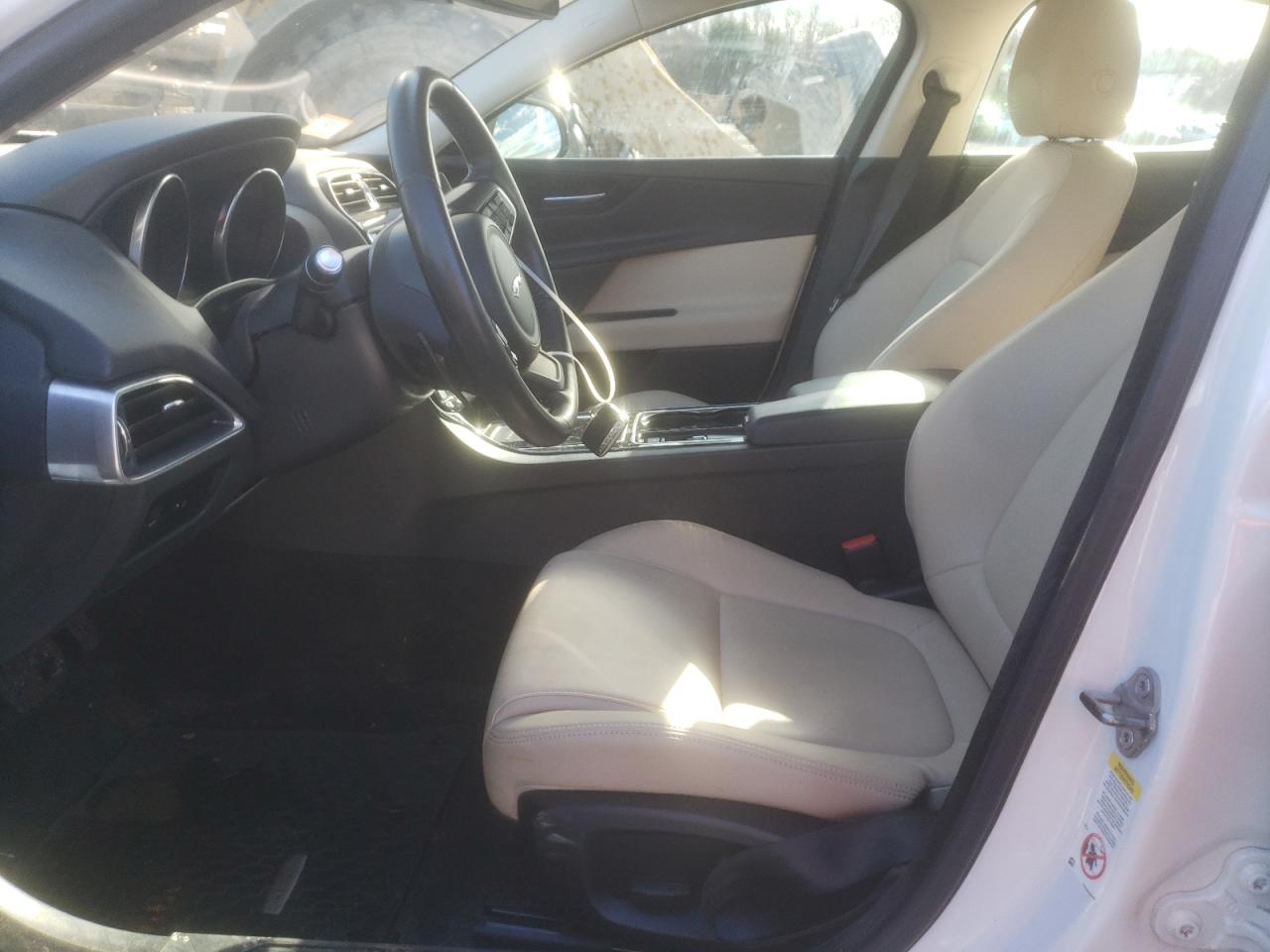 Photo 5 from auction – 2017 JAGUAR XE with VIN SAJAR4BG0HA978999