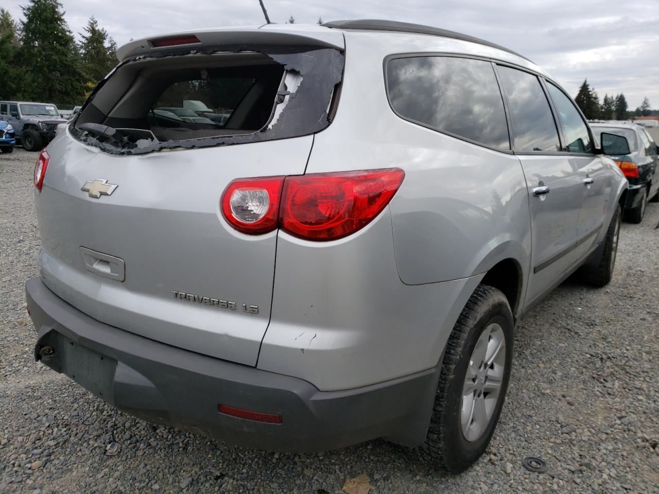 Photo 4 from auction – 2012 CHEVROLET TRAVERSE L with VIN 1GNKRFEDXCJ269982