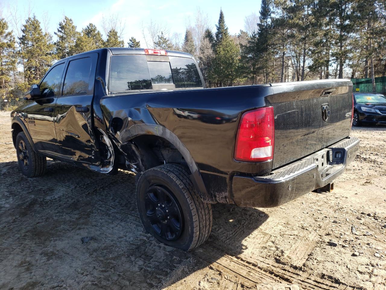 Photo 3 from auction – 2015 RAM 2500 SLT with VIN 3C6UR5DL2FG696624