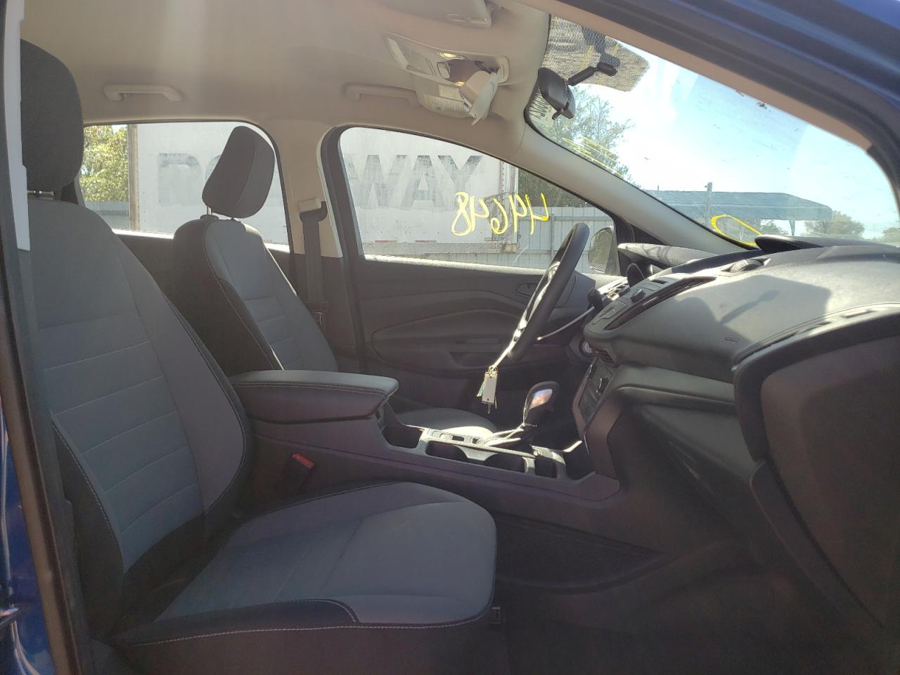 Photo 5 from auction – 2018 FORD ESCAPE S with VIN 1FMCU0F76JUA17431