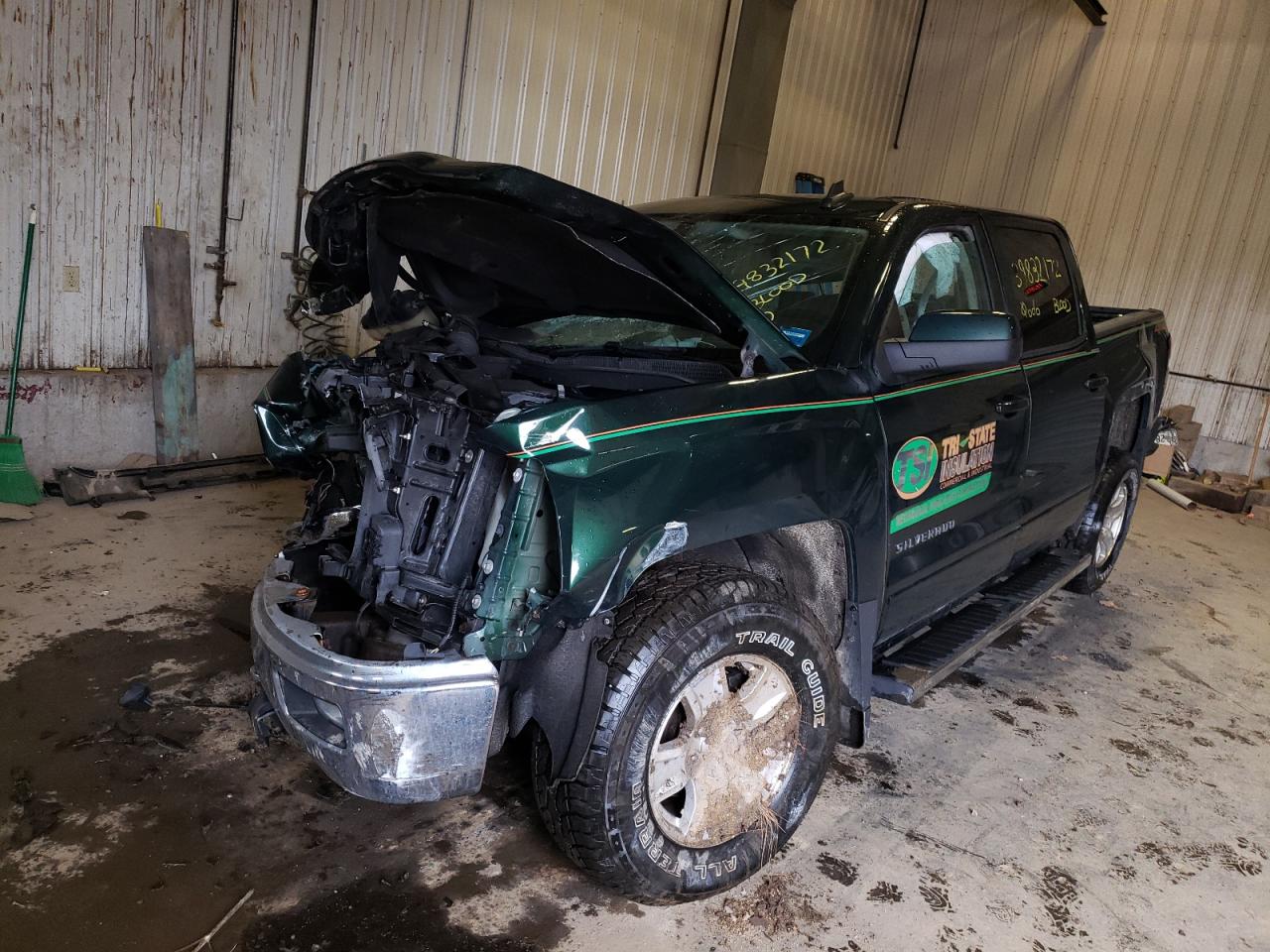 Photo 2 from auction – 2015 CHEVROLET SILVERADO with VIN 3GCUKREC4FG127437