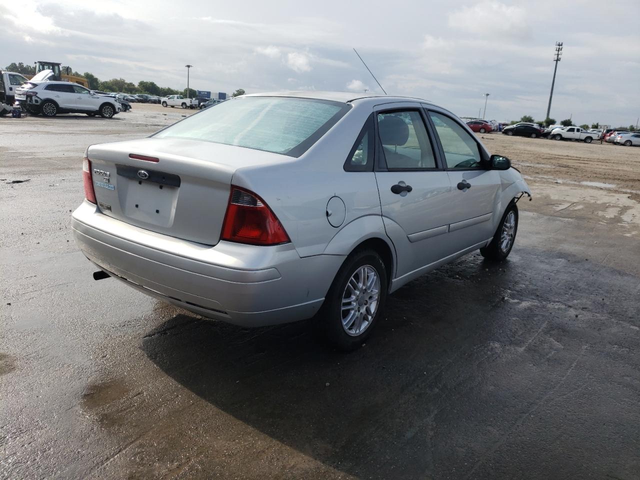 Photo 4 from auction – 2007 FORD FOCUS ZX4 with VIN 1FAFP34NX7W206713