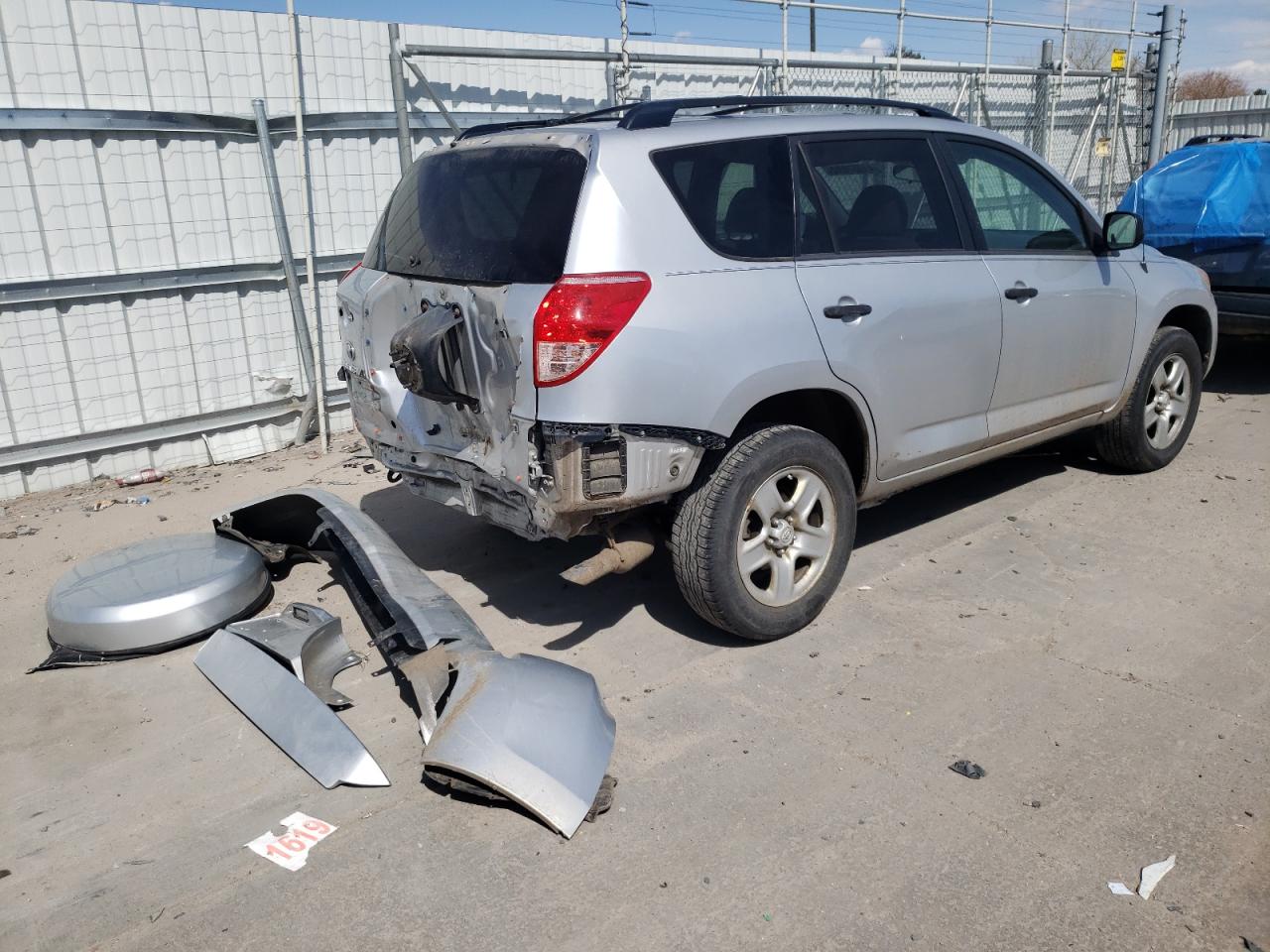 Photo 4 from auction – 2008 TOYOTA RAV4 with VIN JTMZD35V885103781