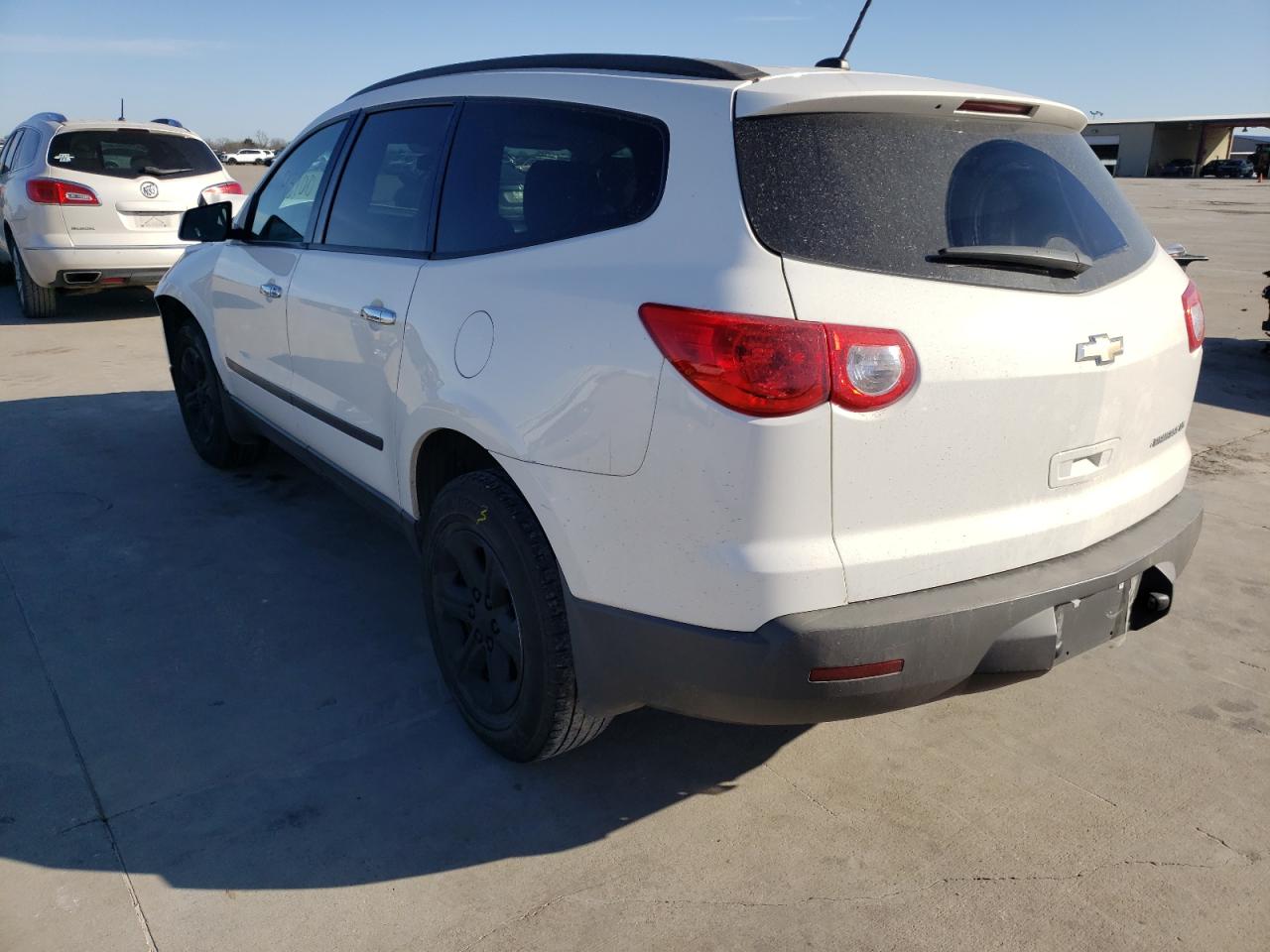 Photo 3 from auction – 2011 CHEVROLET TRAVERSE L with VIN 1GNKRFED8BJ147927
