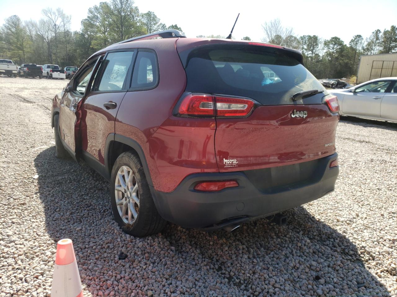 Photo 3 from auction – 2015 JEEP CHEROKEE S with VIN 1C4PJLAB4FW660626