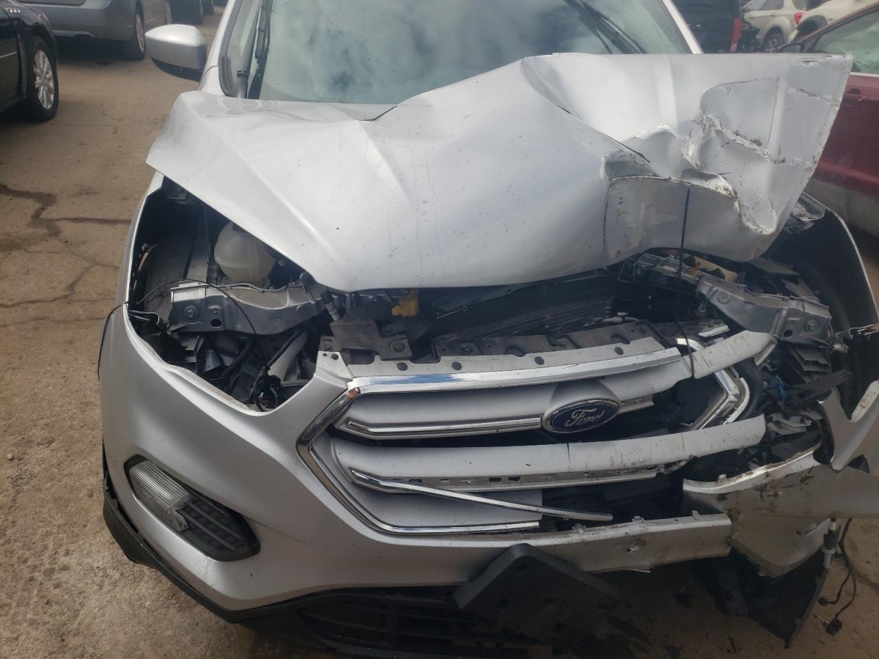 Photo 7 from auction – 2019 FORD ESCAPE SE with VIN 1FMCU9GD6KUC36335