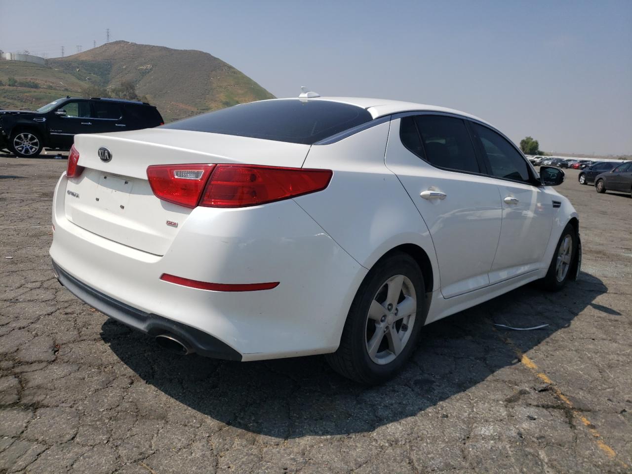 Photo 4 from auction – 2015 KIA OPTIMA LX with VIN KNAGM4A76F5650319