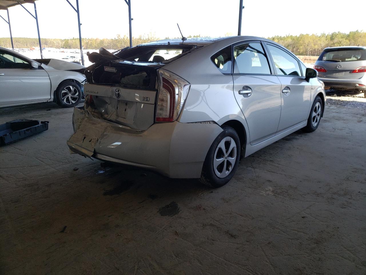 Photo 4 from auction – 2014 TOYOTA PRIUS with VIN JTDKN3DU3E1799329