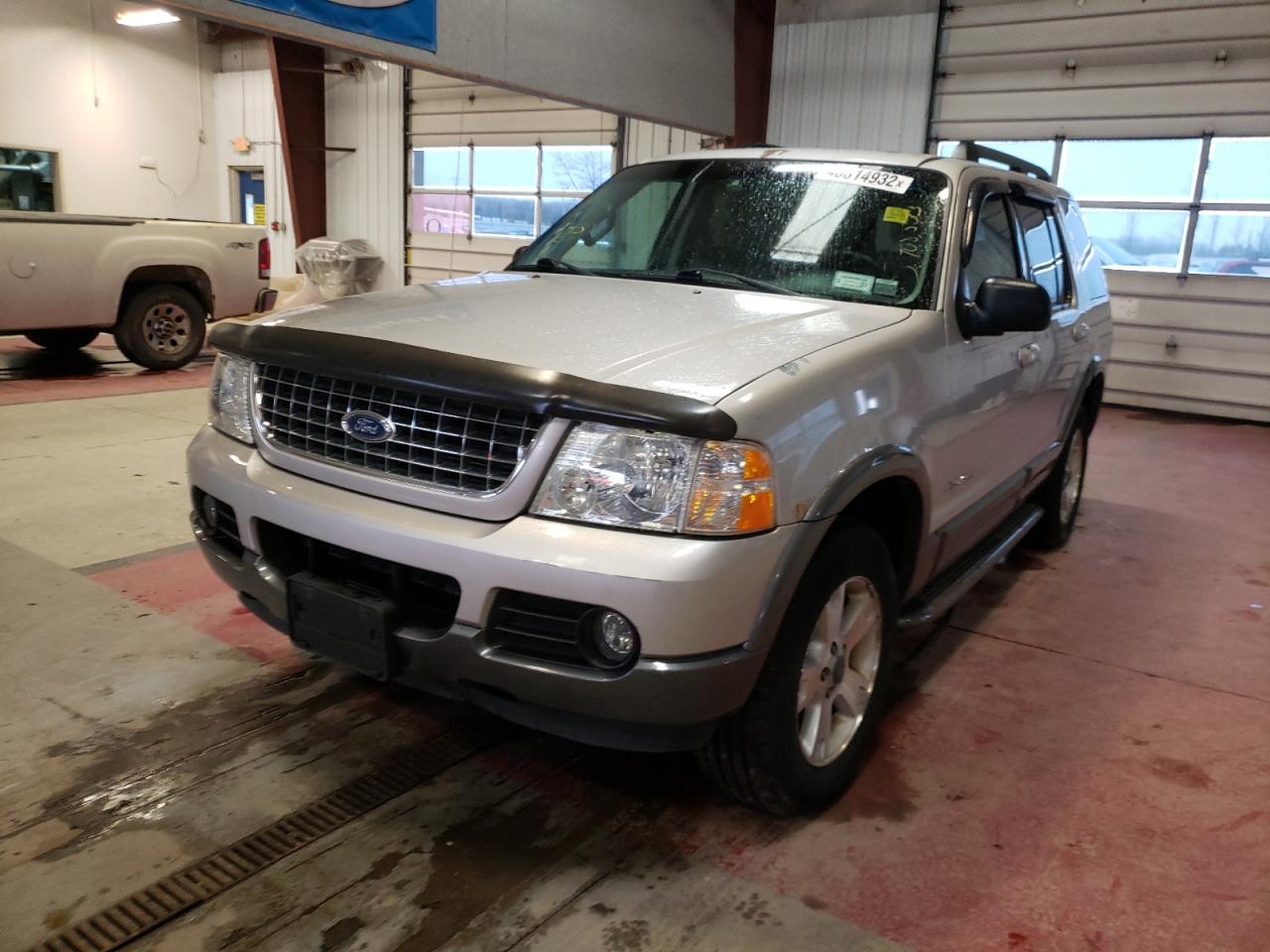 Photo 2 from auction – 2005 FORD EXPLORER X with VIN 1FMZU73E95UB39468