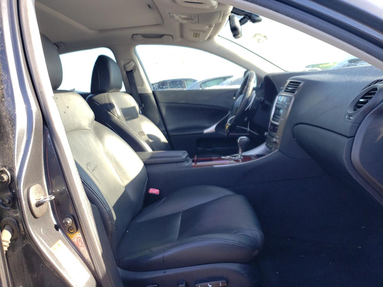 Photo 5 from auction – 2006 LEXUS IS 250 with VIN JTHCK262465006292