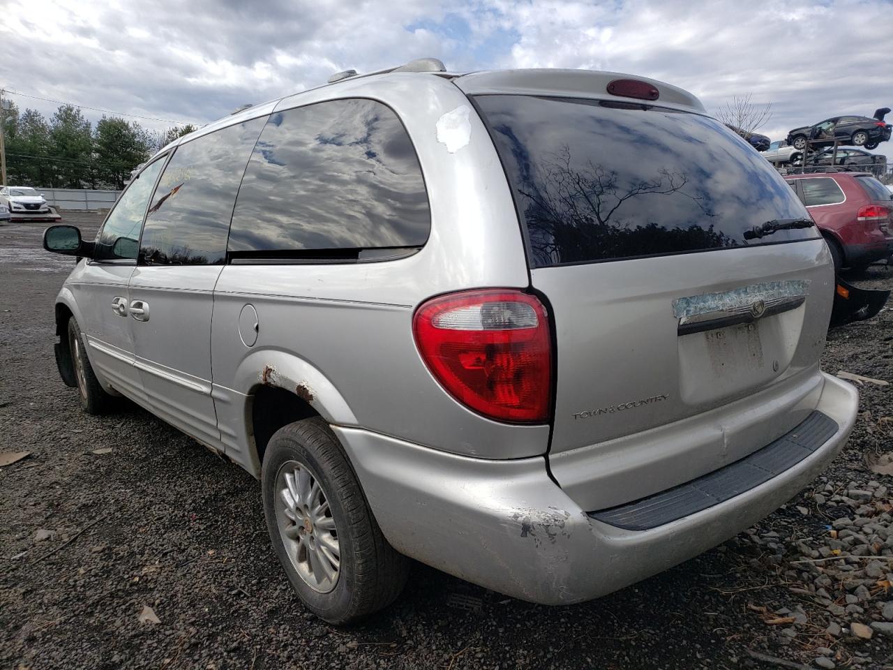 Photo 3 from auction – 2001 CHRYSLER TOWN & COU with VIN 2C8GT64L11R148774