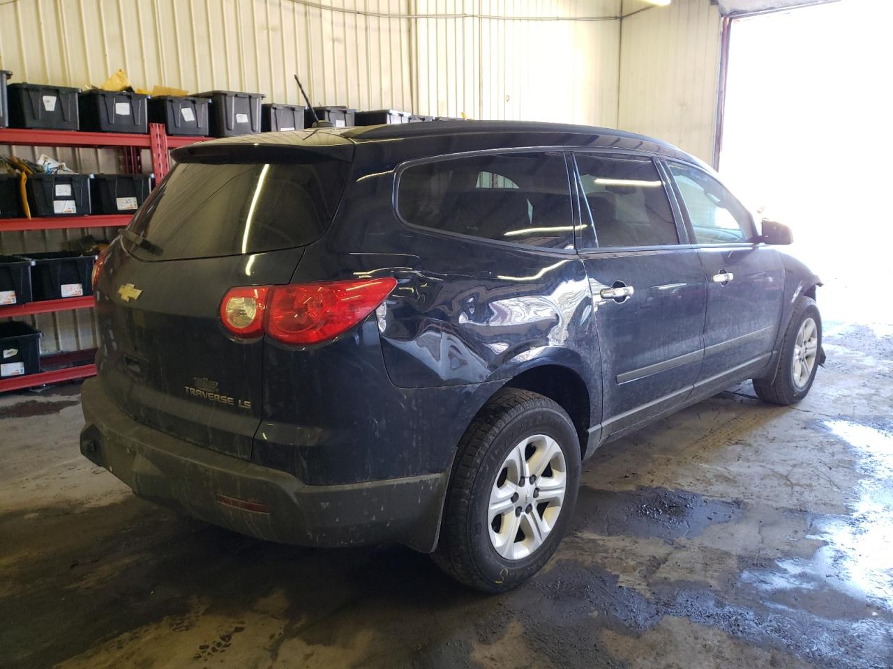 Photo 4 from auction – 2011 CHEVROLET TRAVERSE L with VIN 1GNKVFED7BJ167159