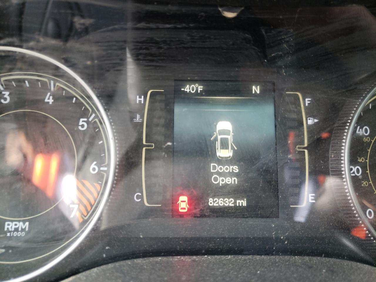 Photo 8 from auction – 2014 JEEP CHEROKEE L with VIN 1C4PJLCB7EW249149