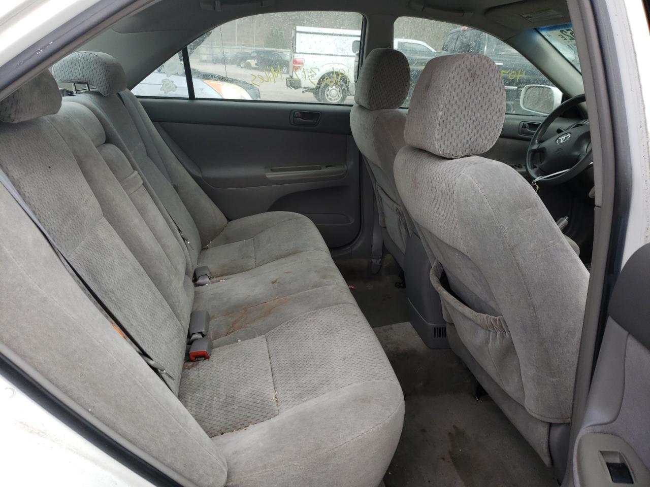 Photo 6 from auction – 2004 TOYOTA CAMRY LE with VIN 4T1BE32K74U262392