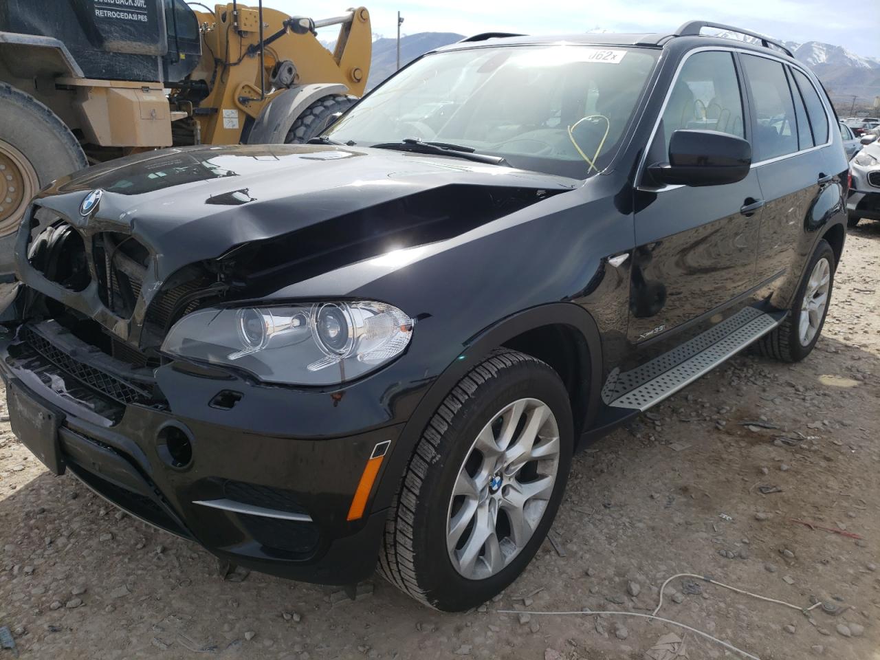 Photo 2 from auction – 2013 BMW X5 XDRIVE3 with VIN 5UXZV4C56D0E00322