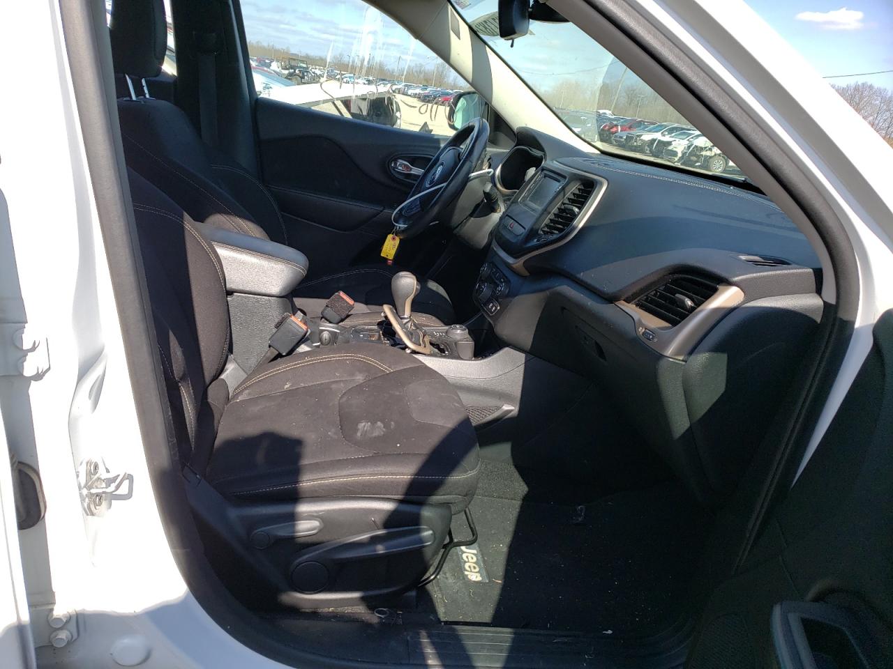 Photo 5 from auction – 2015 JEEP CHEROKEE L with VIN 1C4PJMCB2FW709678