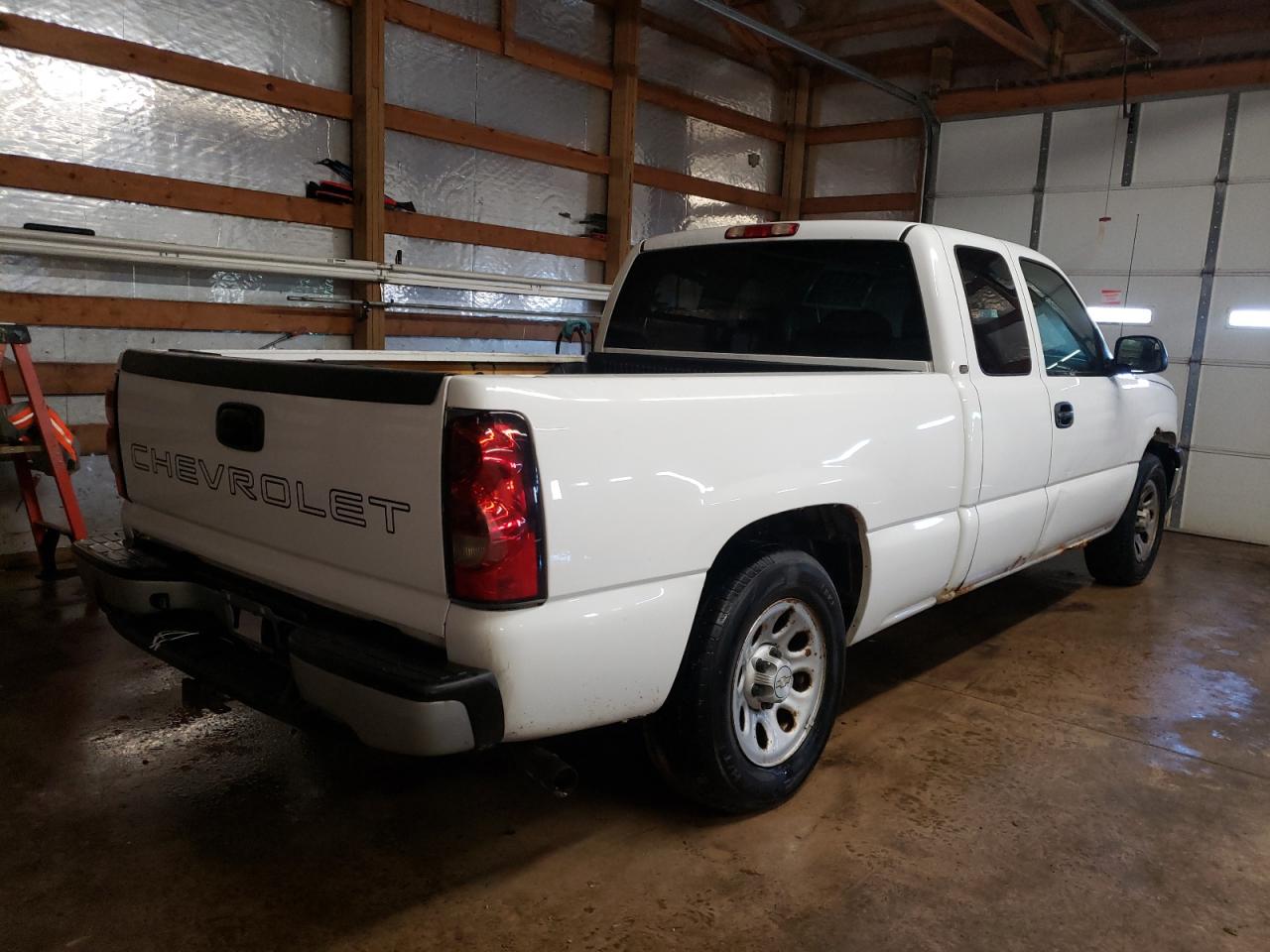 Photo 4 from auction – 2005 CHEVROLET SILVERADO with VIN 1GCEC19X05Z351948