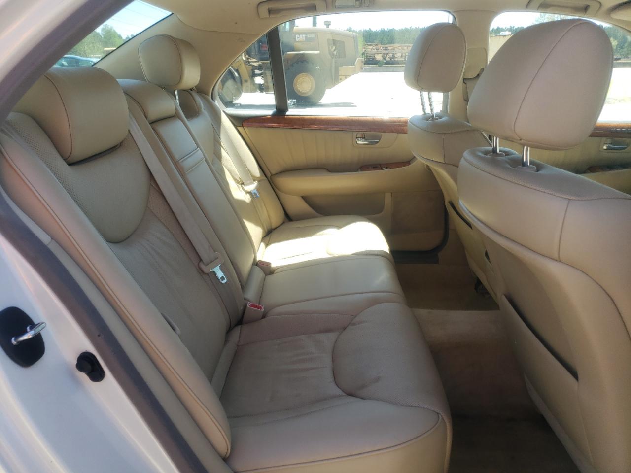 Photo 6 from auction – 2005 LEXUS LS 430 with VIN JTHBN36F155019656