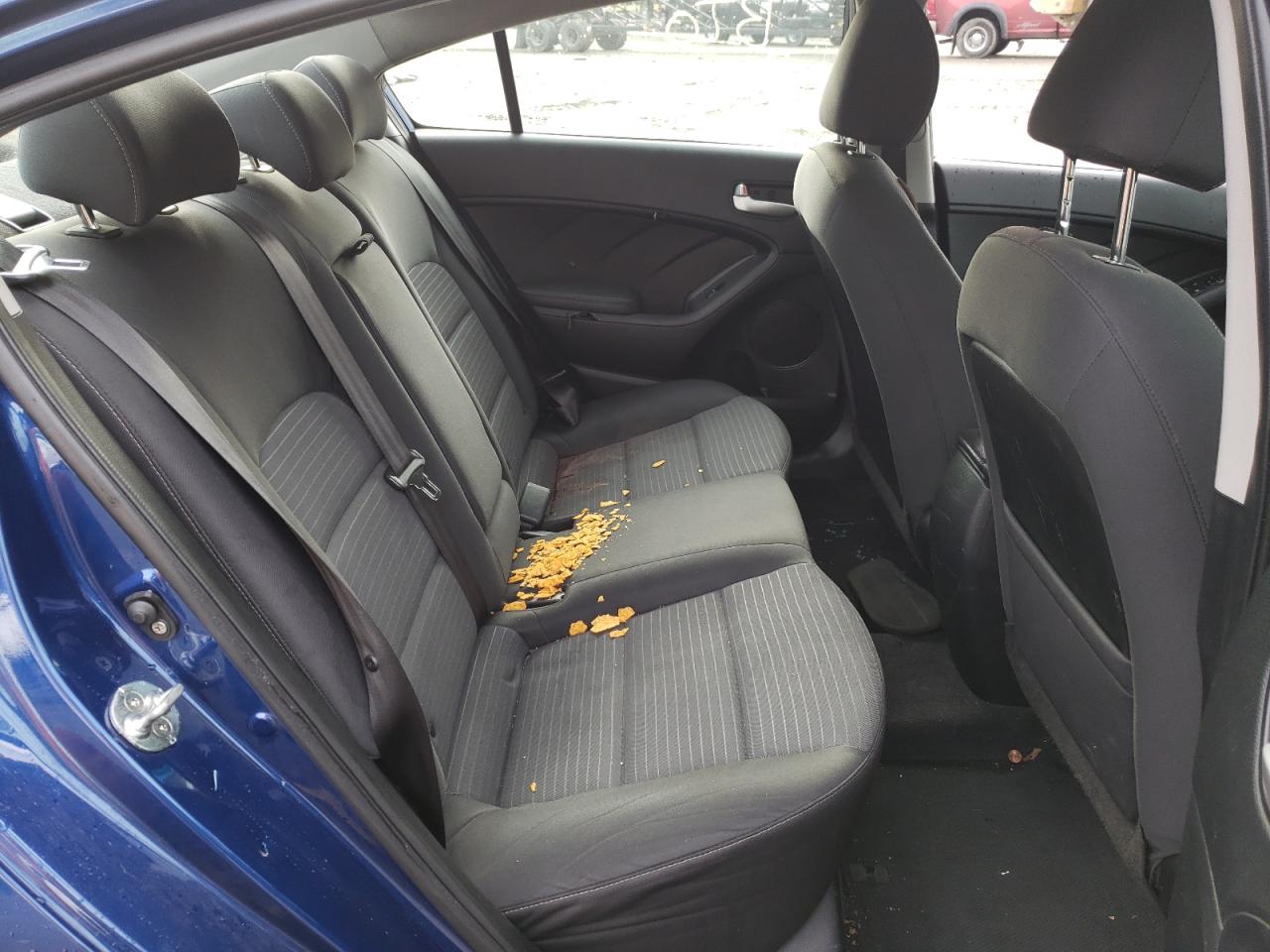 Photo 6 from auction – 2018 KIA FORTE LX with VIN 3KPFL4A75JE196188