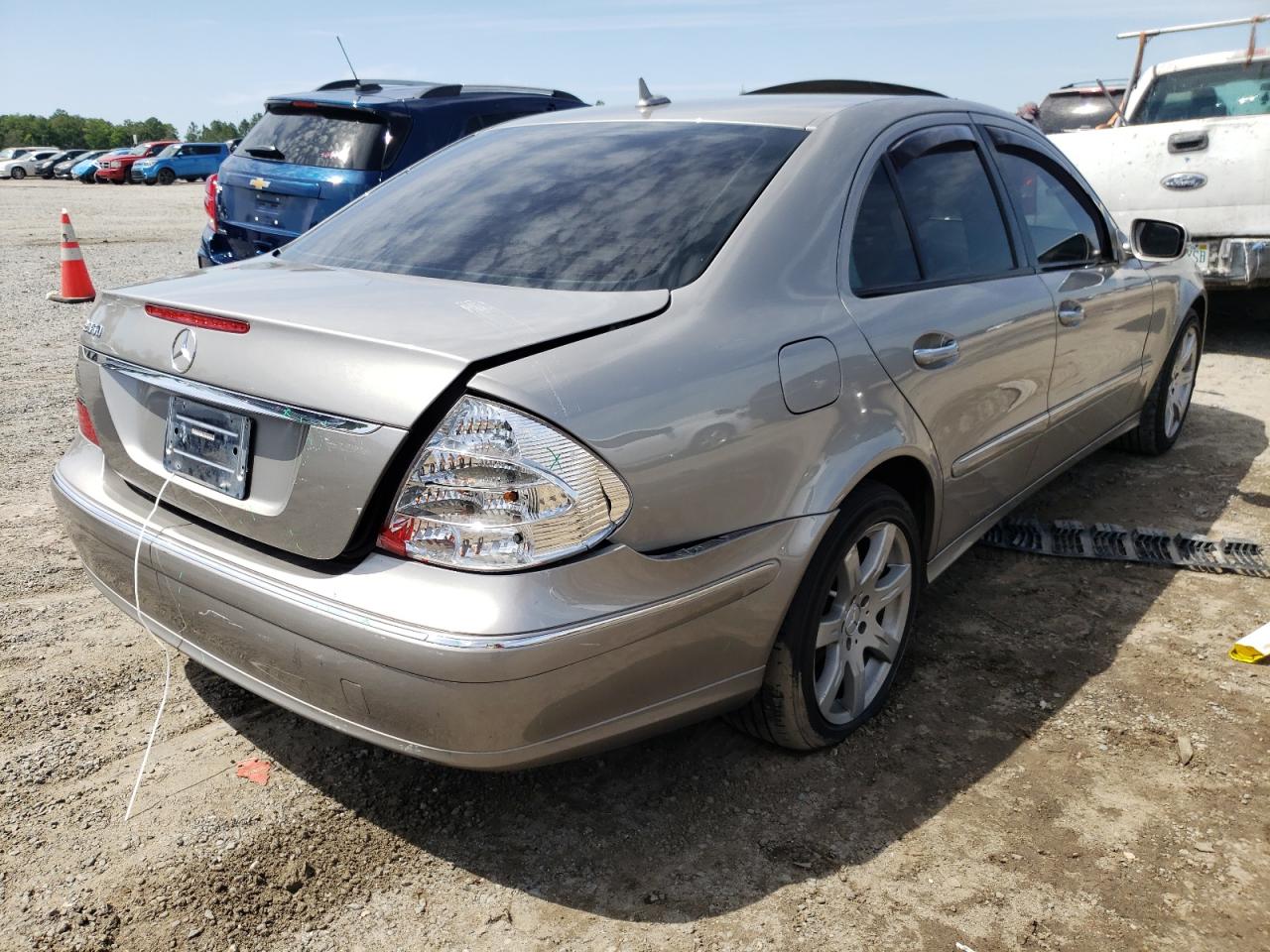 Photo 4 from auction – 2007 MERCEDES-BENZ E 350 with VIN WDBUF56X07B020649