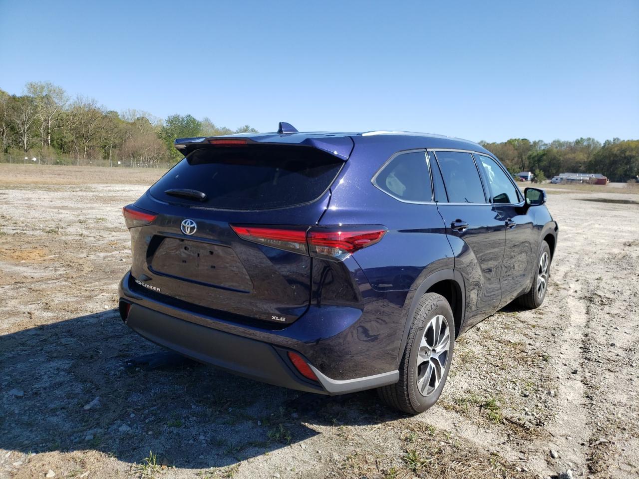 Photo 4 from auction – 2021 TOYOTA HIGHLANDER with VIN 5TDHZRAH2MS036244