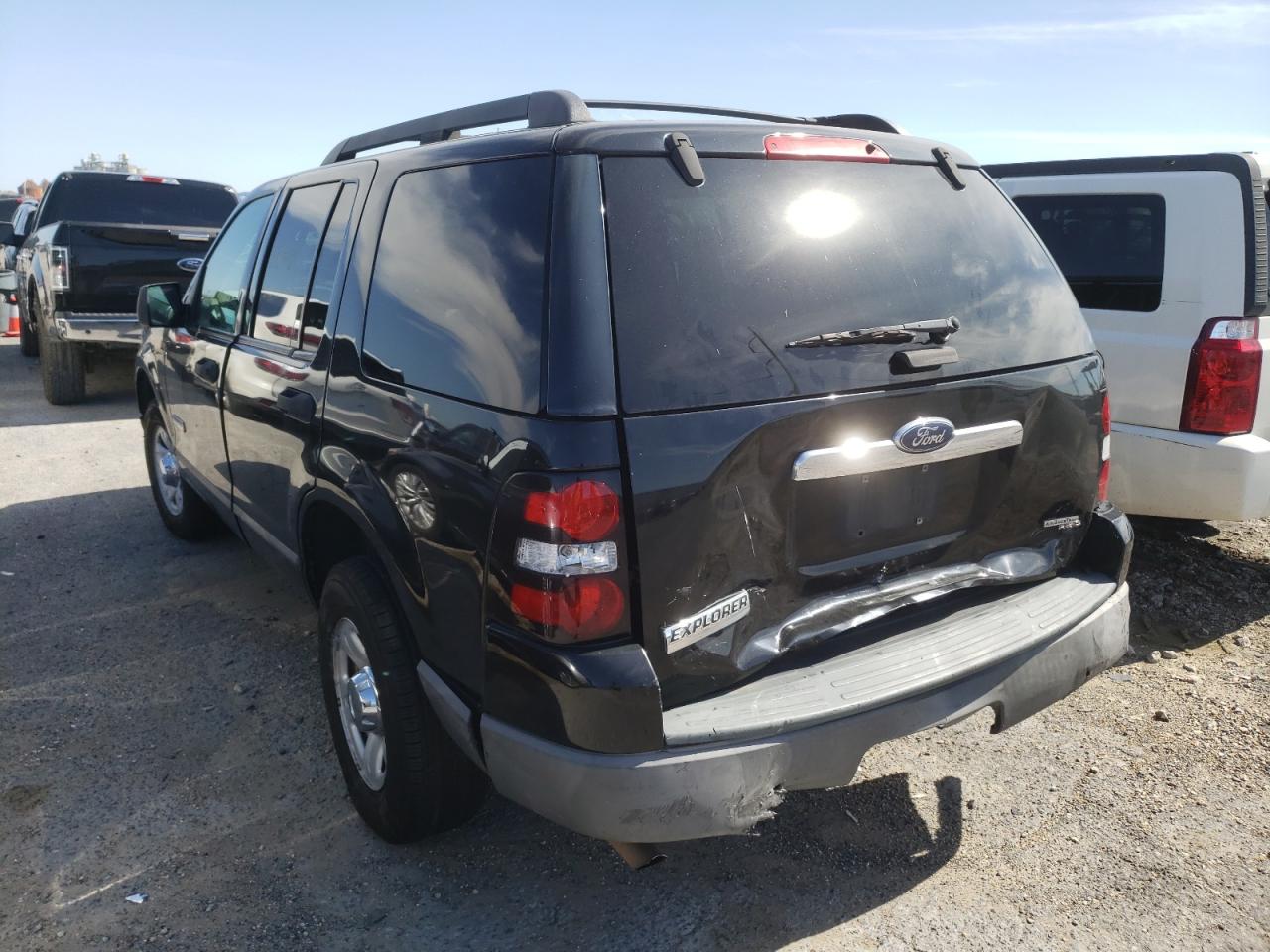 Photo 3 from auction – 2006 FORD EXPLORER X with VIN 1FMEU62E26UA16641