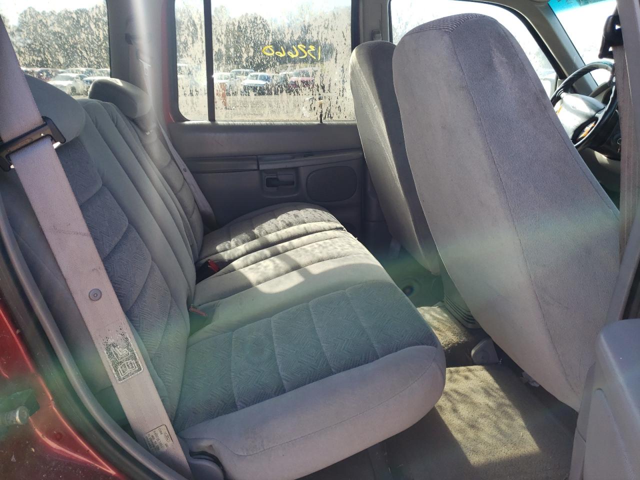 Photo 6 from auction – 1999 FORD EXPLORER with VIN 1FMZU35P0XZB41381