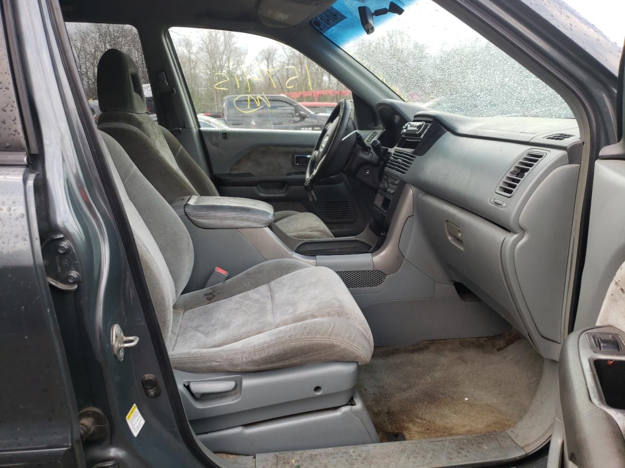 Photo 5 from auction – 2003 HONDA PILOT EX with VIN 2HKYF18493H555874