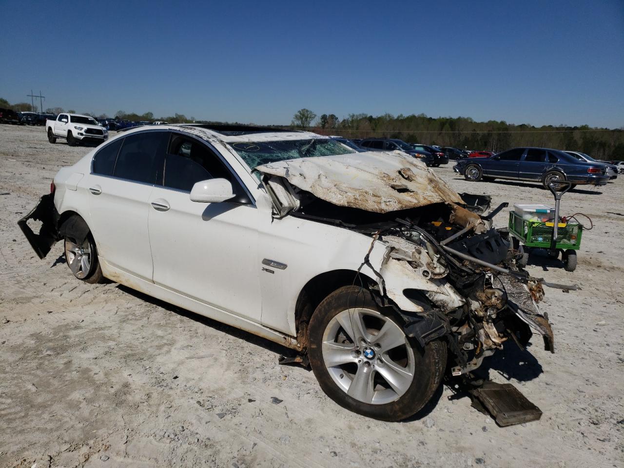 BMW 528 XI 2012 with VIN WBAXH5C5XCDW05410 - Photo from auction