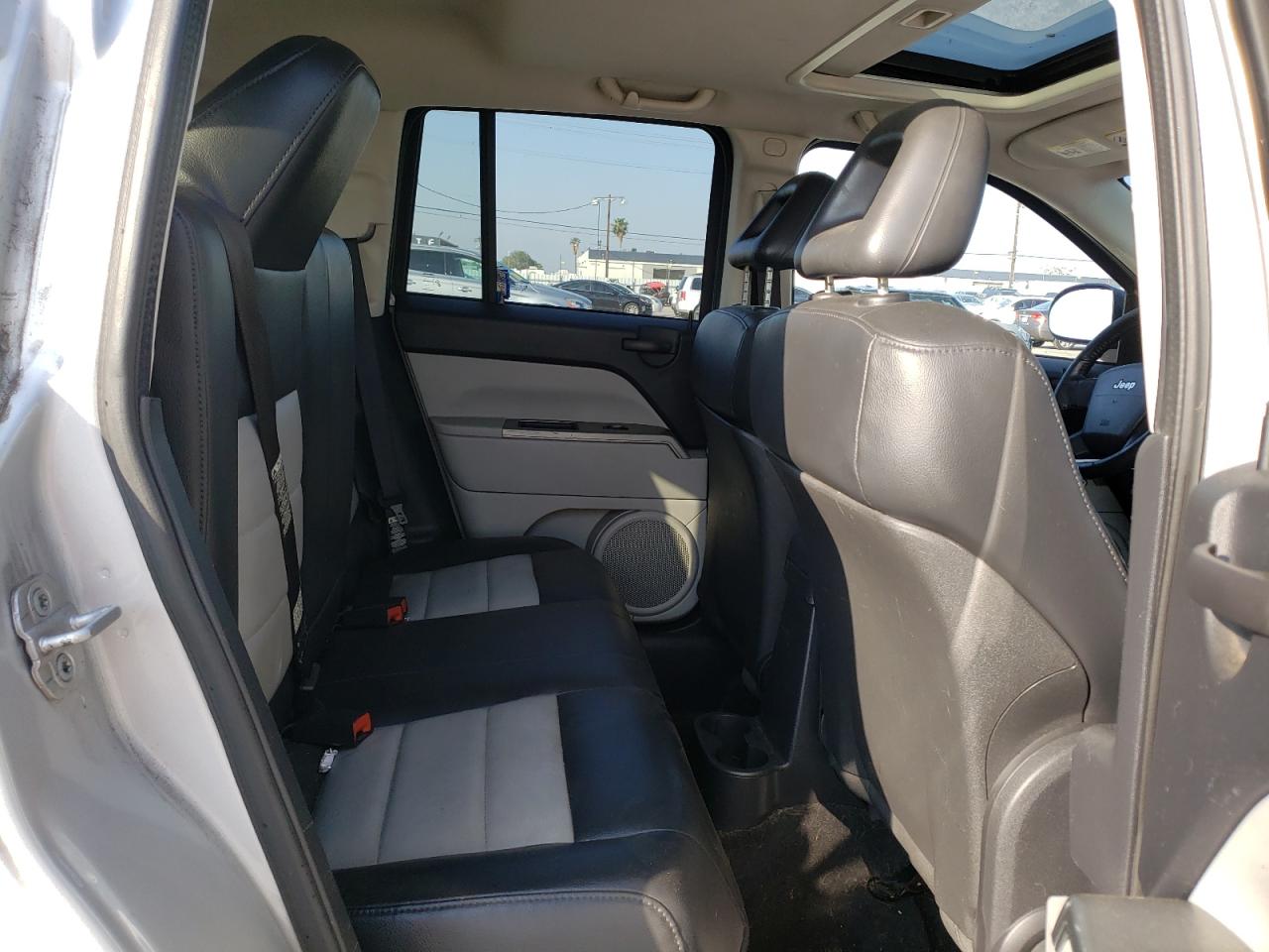 Photo 6 from auction – 2007 JEEP COMPASS LI with VIN 1J8FT57W67D132149