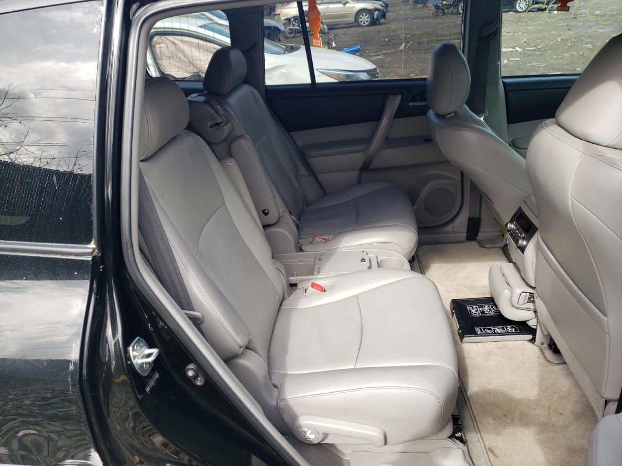 Photo 6 from auction – 2010 TOYOTA HIGHLANDER with VIN 5TDJK3EH5AS030995
