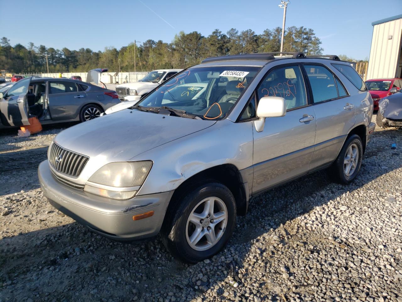 Photo 2 from auction – 2000 LEXUS RX 300 with VIN JT6GF10U6Y0072488