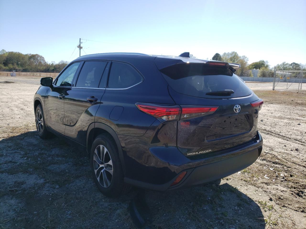 Photo 3 from auction – 2021 TOYOTA HIGHLANDER with VIN 5TDHZRAH2MS036244