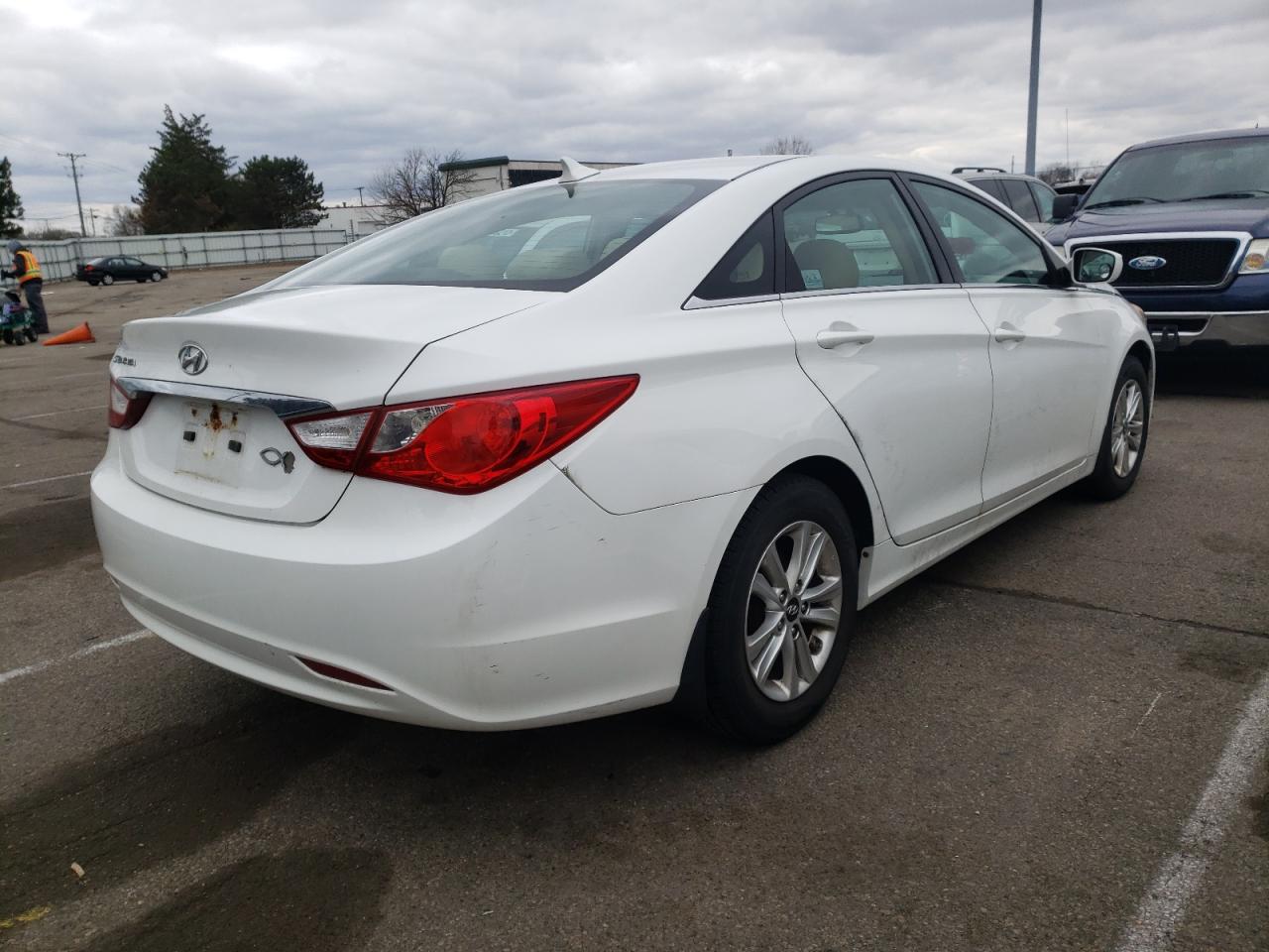 Photo 4 from auction – 2011 HYUNDAI SONATA GLS with VIN 5NPEB4AC6BH087974