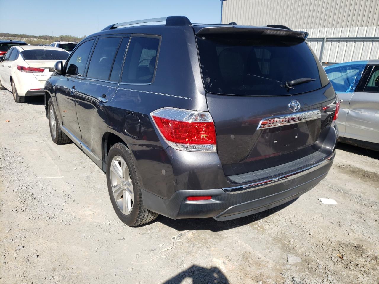 Photo 3 from auction – 2013 TOYOTA HIGHLANDER with VIN 5TDYK3EH0DS125306