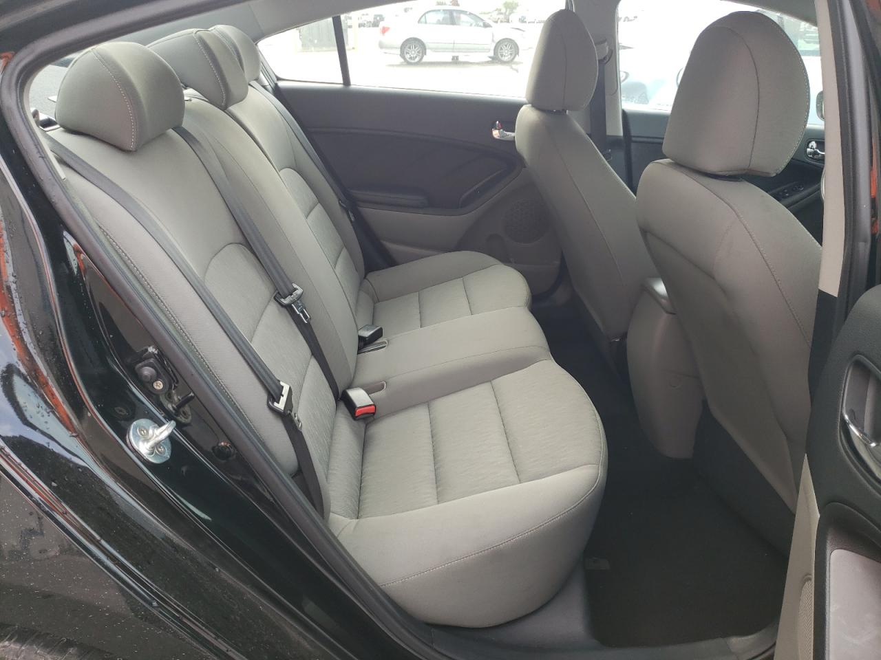 Photo 6 from auction – 2016 KIA FORTE LX with VIN KNAFK4A69G5552167