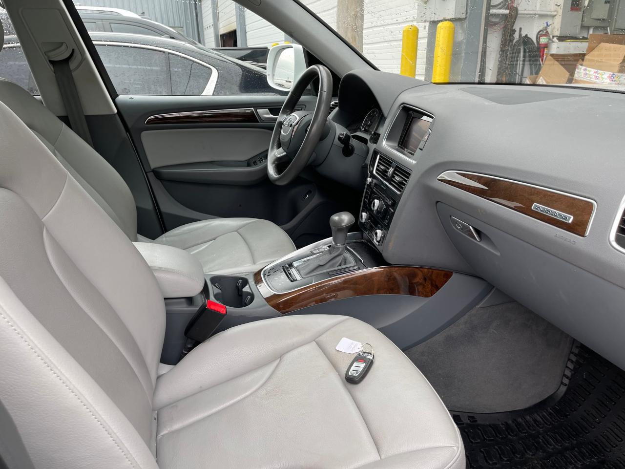 Photo 5 from auction – 2017 AUDI Q5 PREMIUM with VIN WA1C2AFP1HA047894