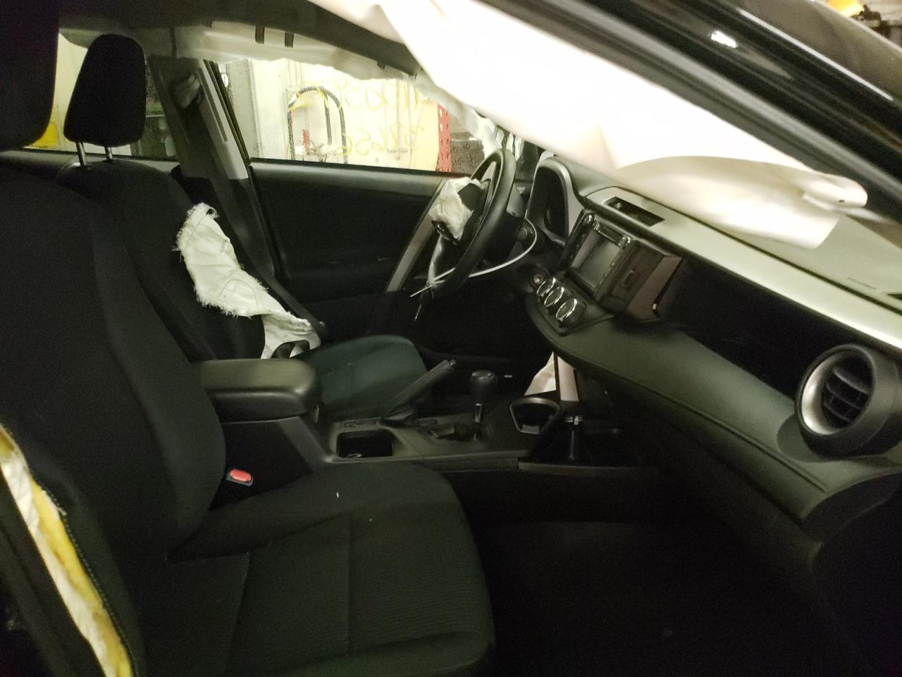 Photo 5 from auction – 2018 TOYOTA RAV4 LE with VIN 2T3BFREV9JW736755