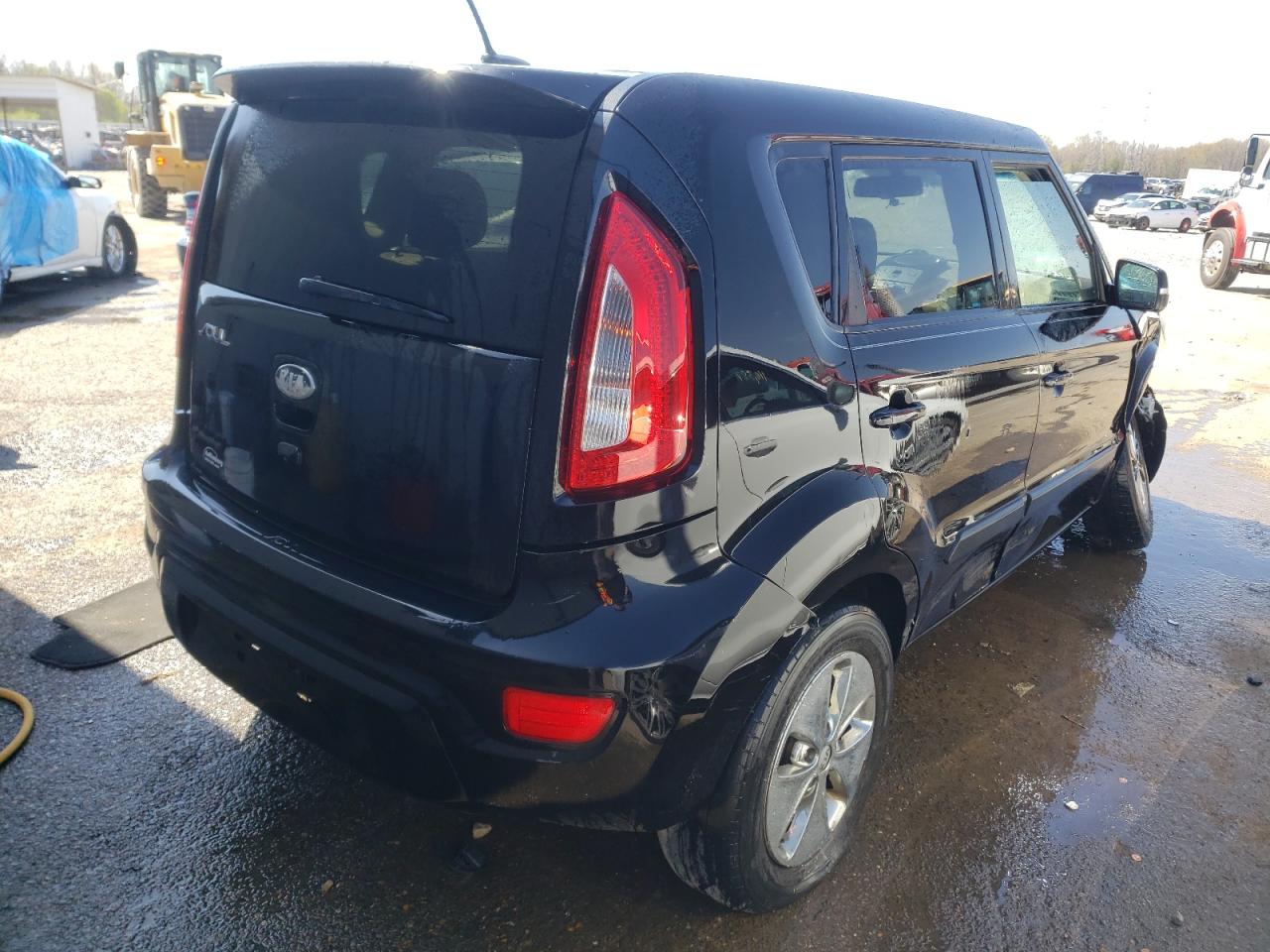 Photo 4 from auction – 2013 KIA SOUL + with VIN KNDJT2A6XD7751744