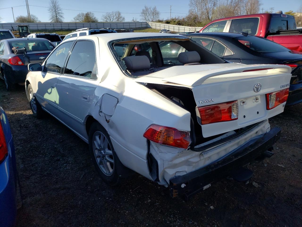 Photo 3 from auction – 2001 TOYOTA CAMRY with VIN 4T1BF28K01U960871