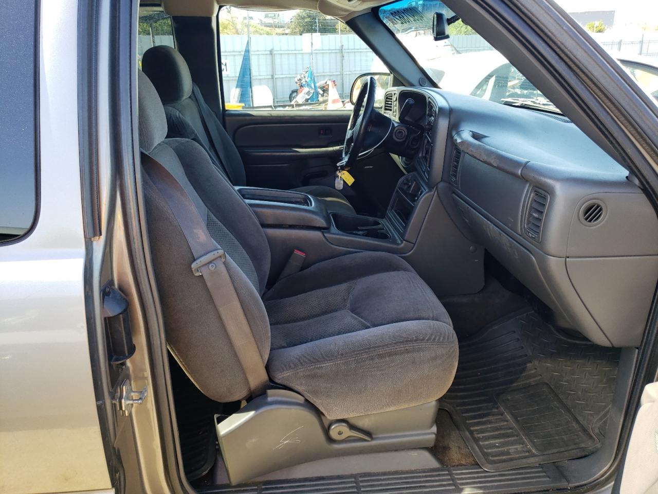 Photo 5 from auction – 2006 CHEVROLET SILVERADO with VIN 1GCEK19BX6Z182319